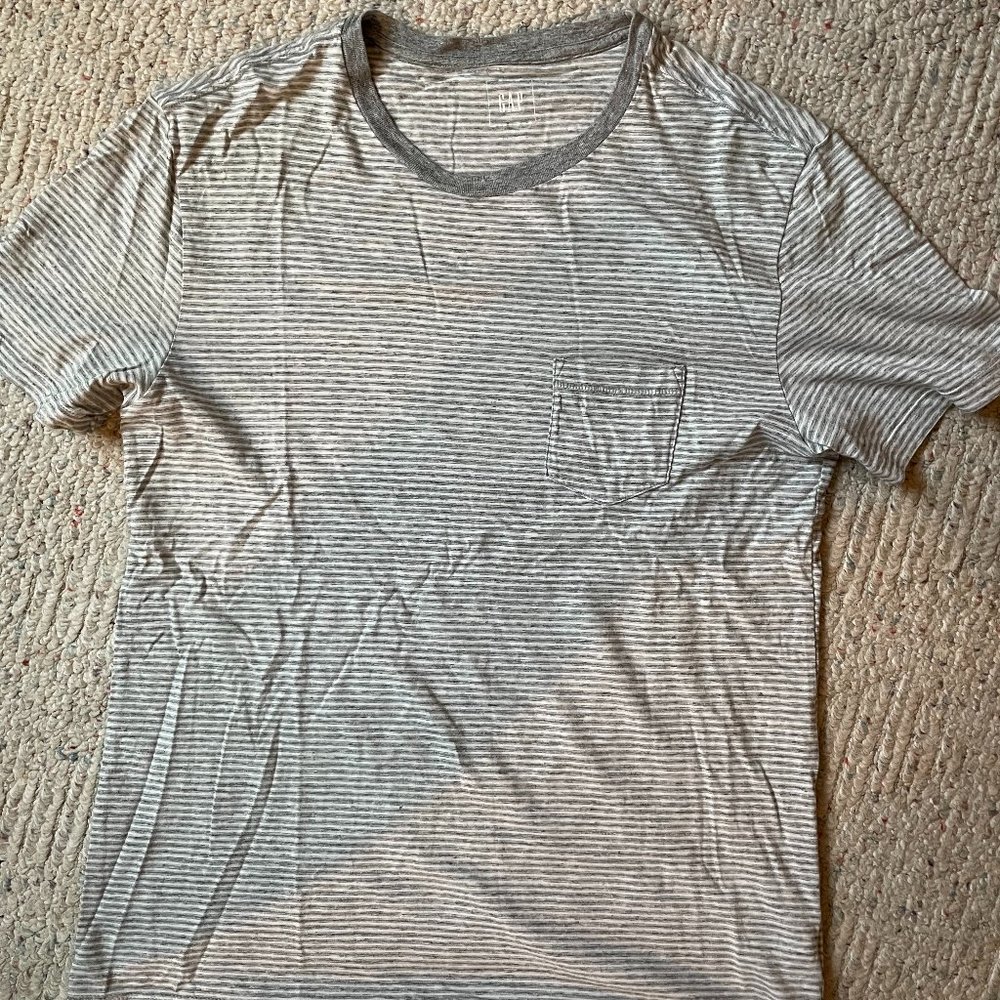 Gap Men's Super Soft Striped Pocket Tshirt